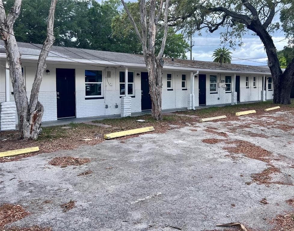 707 ROSERY ROAD NW UNIT 8 LARGO, FL 33770