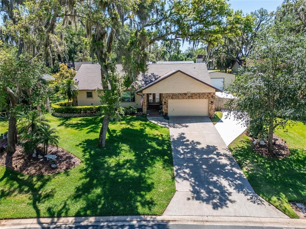 2757 BUCKHORN OAKS DRIVE VALRICO, FL 33594