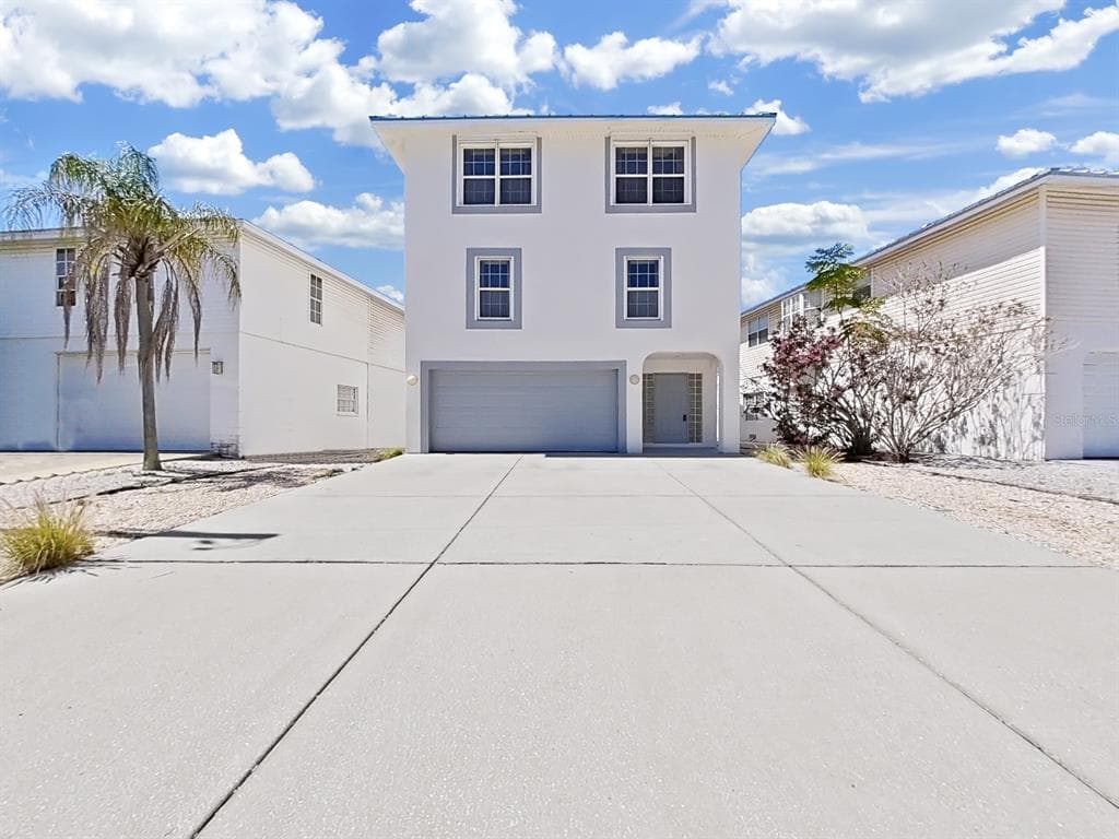 121 BOCA CIEGA DRIVE MADEIRA BEACH, FL 33708