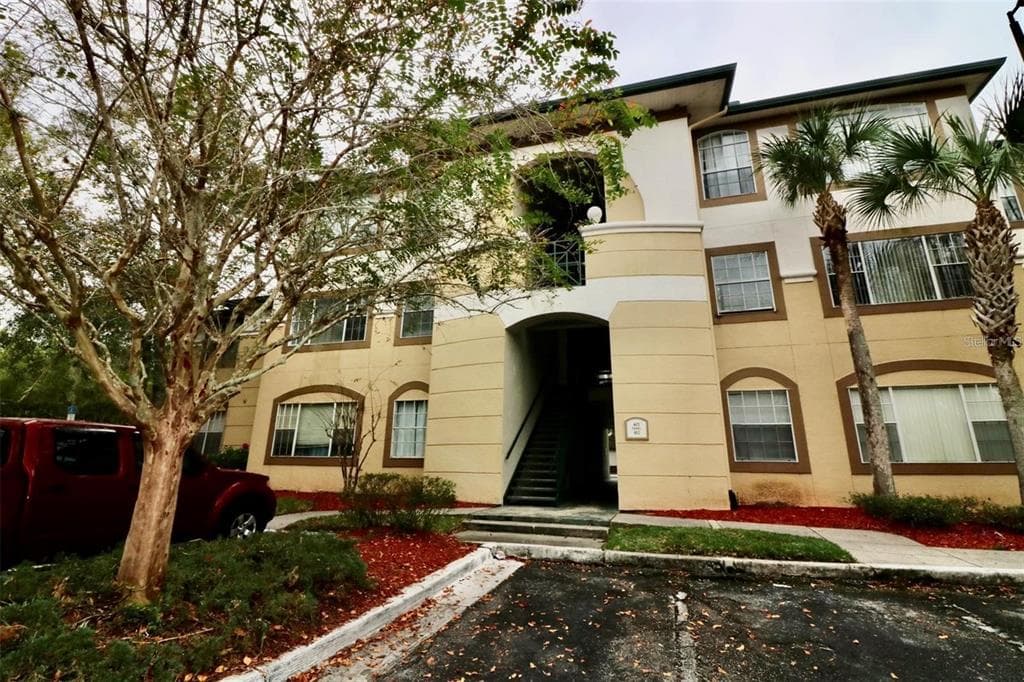 17112 CARRINGTON PARK DRIVE UNIT 915 TAMPA, FL 33647
