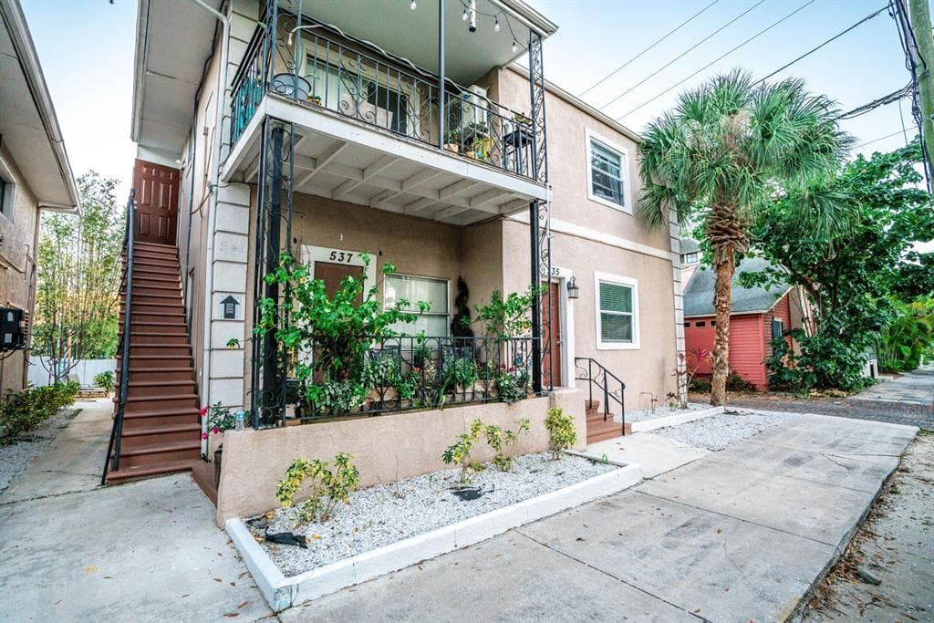 537 2ND STREET N UNIT C ST PETERSBURG, FL 33701