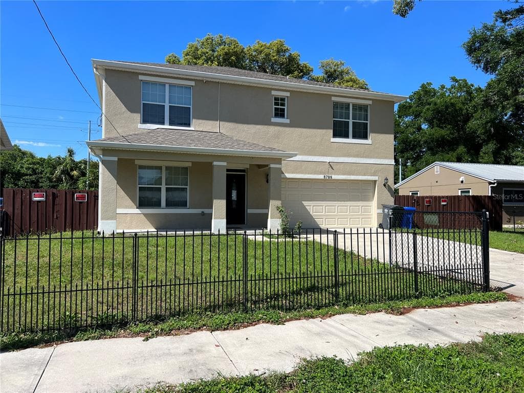 8708 NAVAJO AVENUE TAMPA, FL 33637