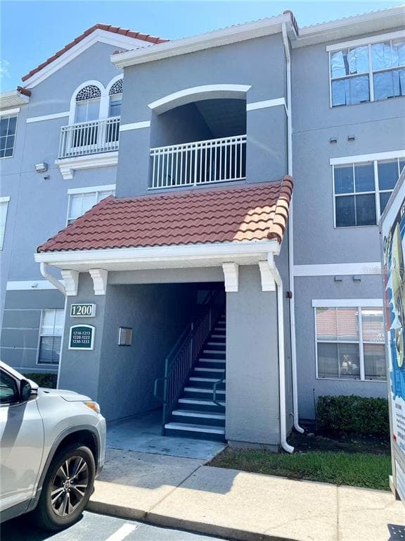 18001 RICHMOND PLACE DR UNIT 1212 TAMPA, FL 33647