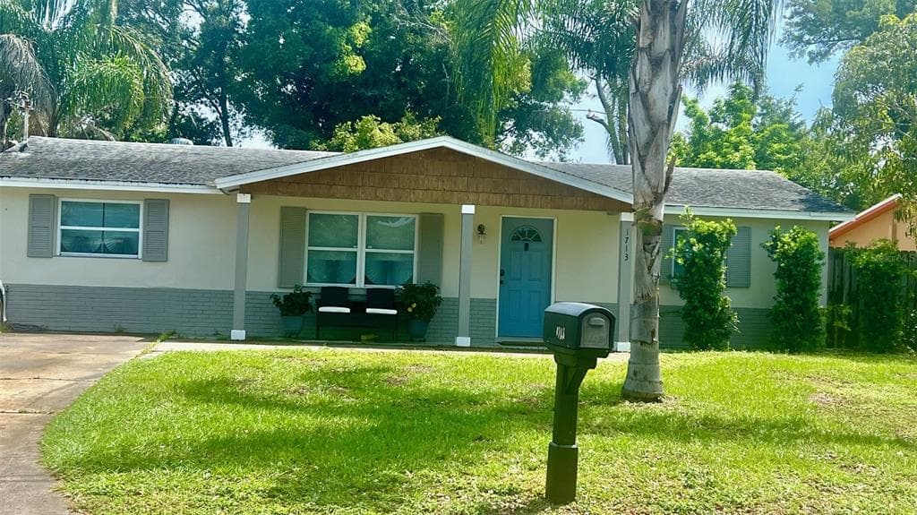 1713 LINWOOD CIRCLE CLEARWATER, FL 33755