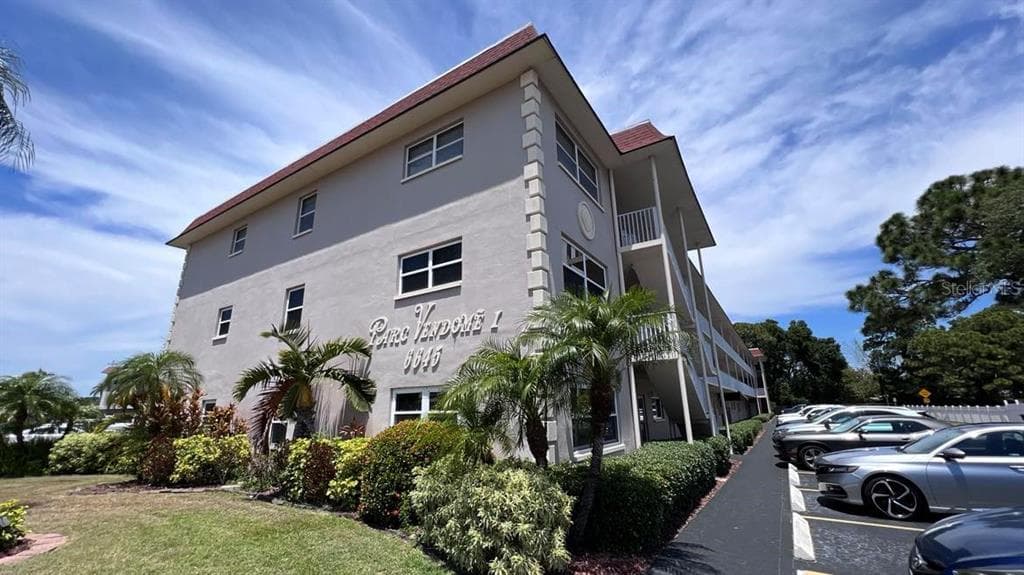 6645 1ST AVENUE N UNIT 101 ST PETERSBURG, FL 33710
