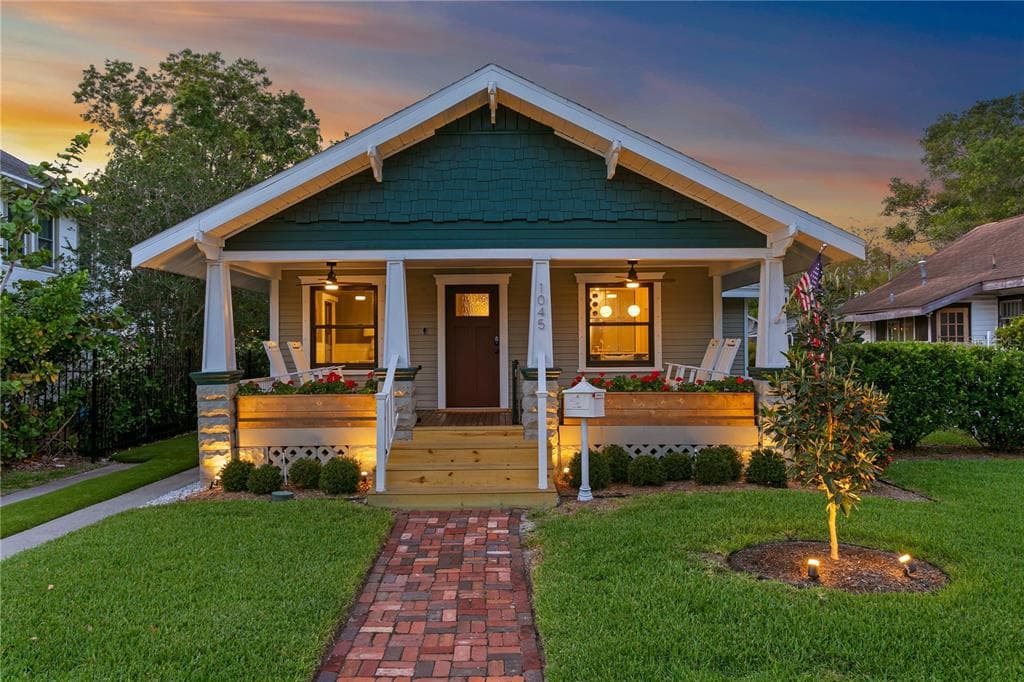 1045 21ST AVENUE N ST PETERSBURG, FL 33704