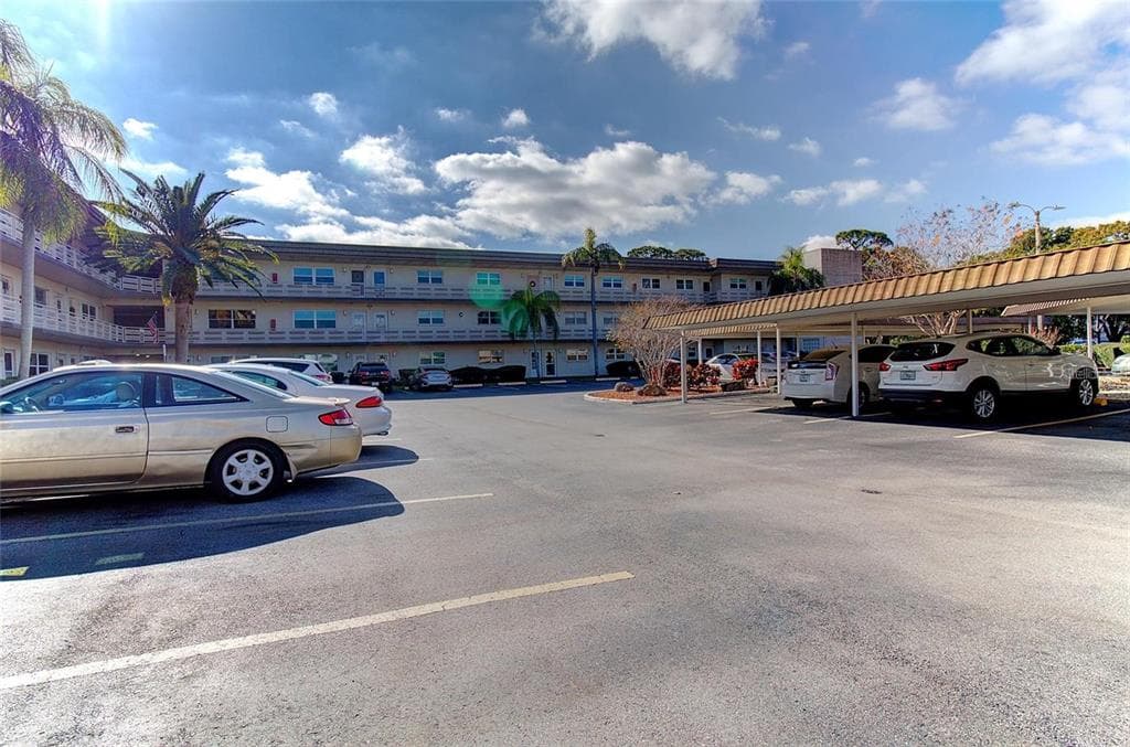 5750 80TH STREET N UNIT D205 ST PETERSBURG, FL 33709