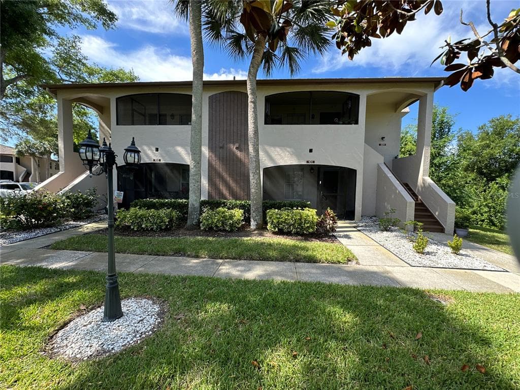 3020 BONAVENTURE CIR UNIT 101 PALM HARBOR, FL 34684