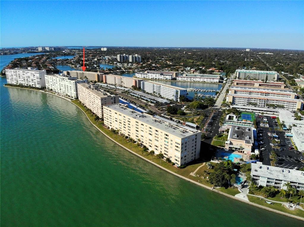 6075 SHORE BOULEVARD S UNIT 215 GULFPORT, FL 33707
