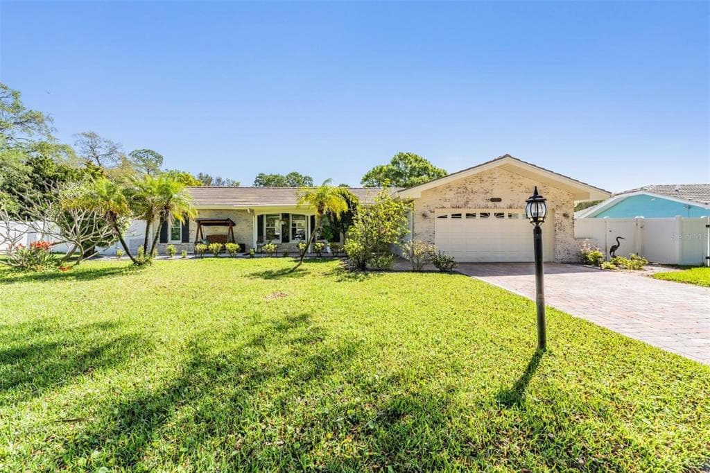 1001 GROVEWOOD COURT