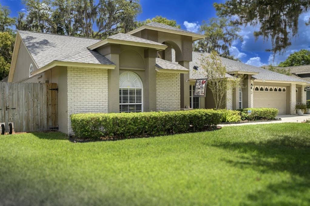 12819 WALLINGFORD DRIVE TAMPA, FL 33624