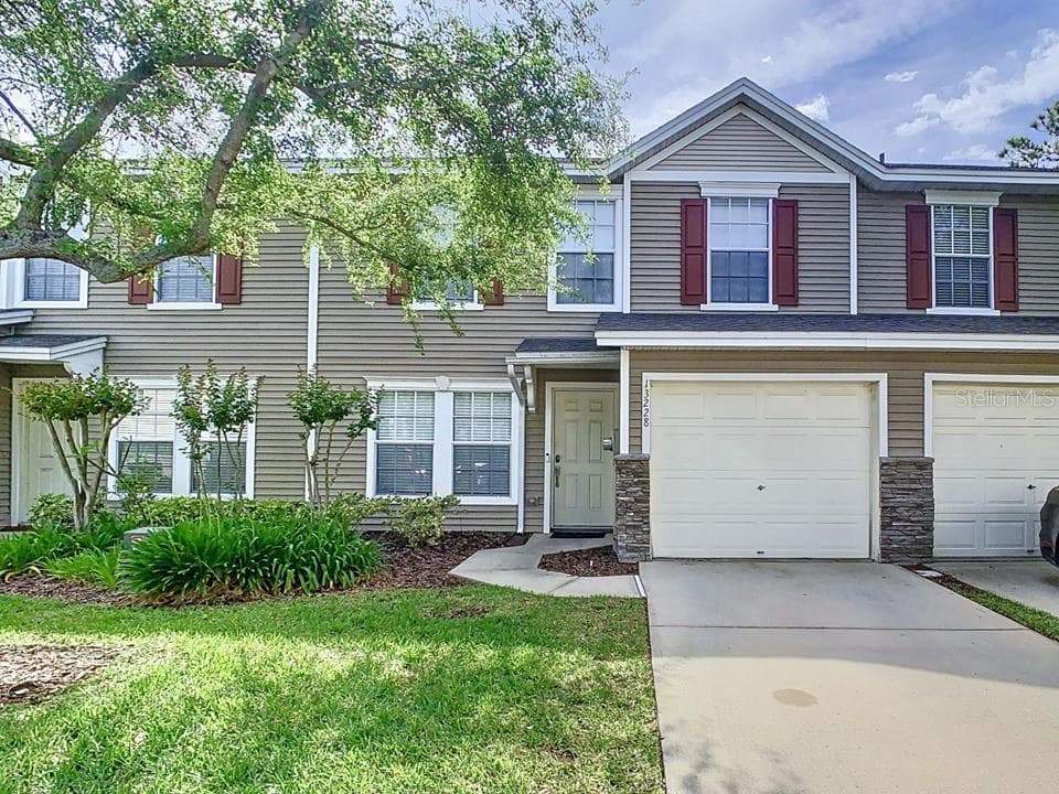 13228 THOROUGHBRED LOOP