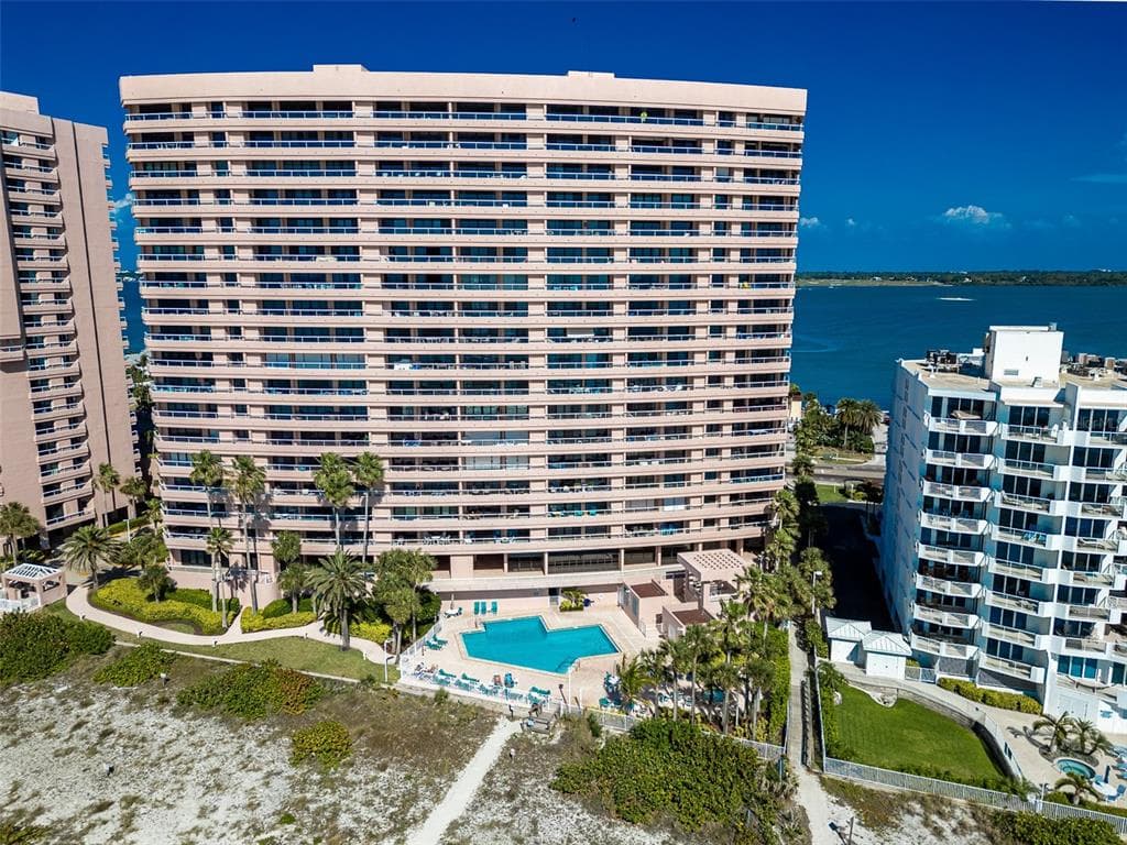 1340 GULF BOULEVARD UNIT B CLEARWATER BEACH, FL 33767