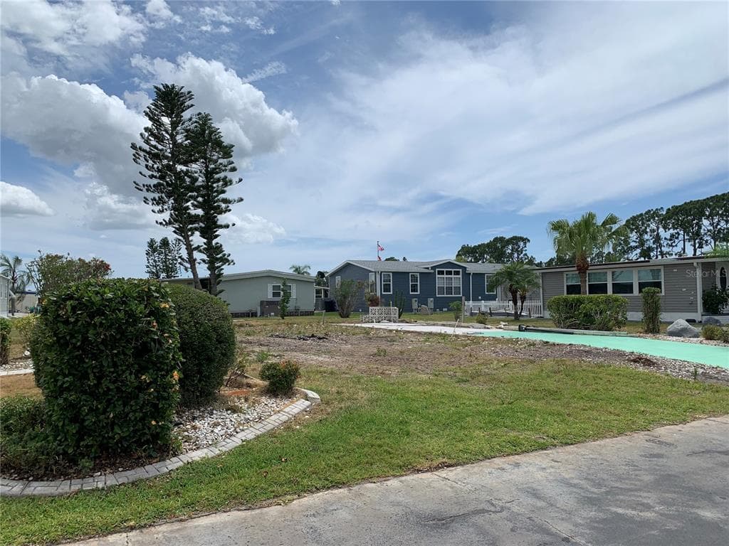 405 CHIQUITA NORTH PORT, FL 34287