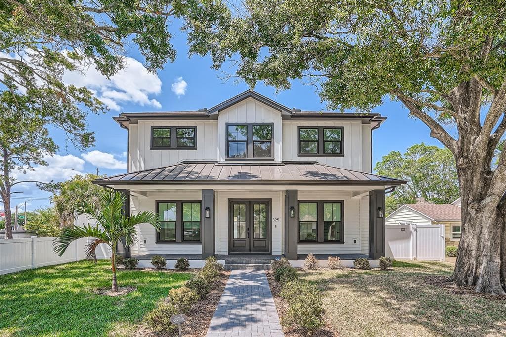 325 33RD AVENUE N ST PETERSBURG, FL 33704