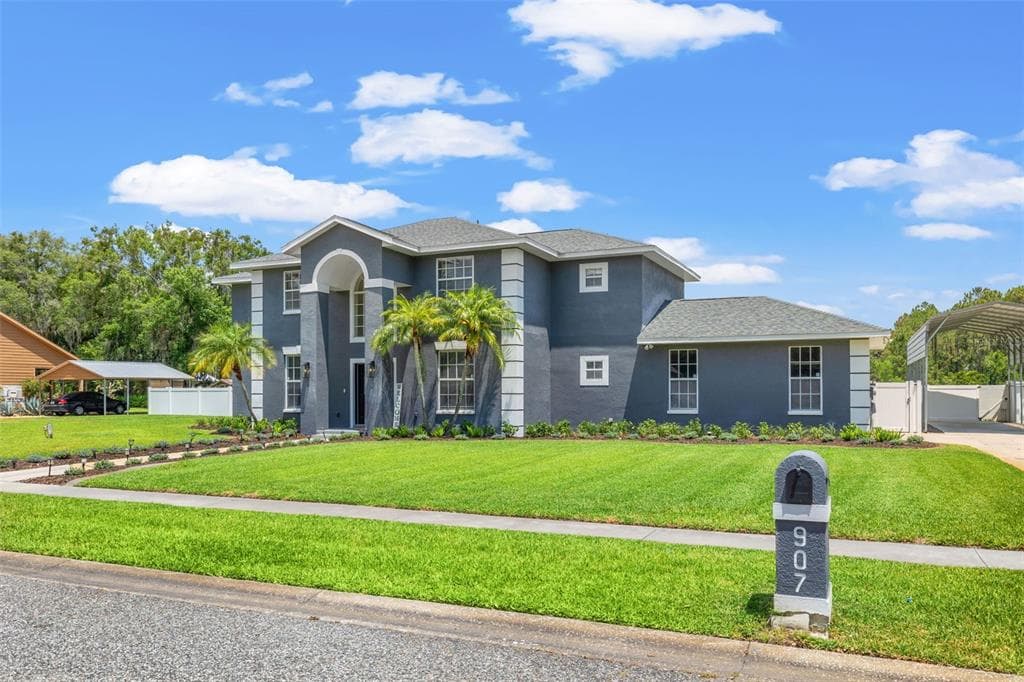 907 HILLARY CIRCLE LUTZ, FL 33548