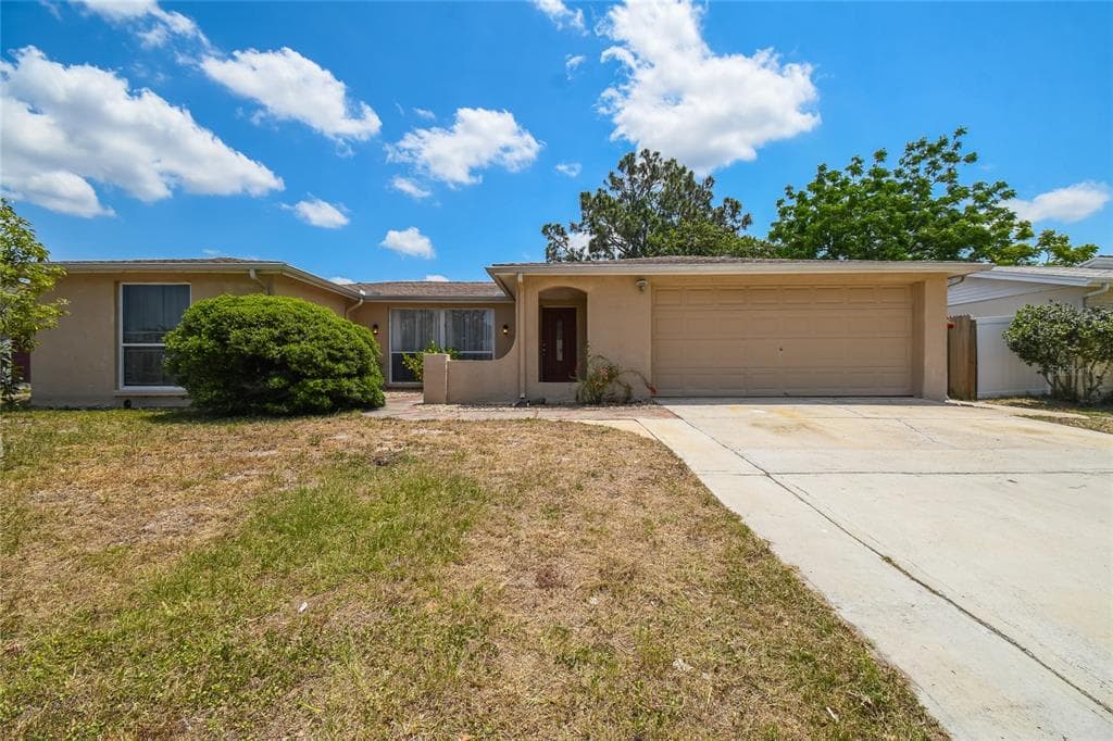 9100 HERMITAGE LANE PORT RICHEY, FL 34668