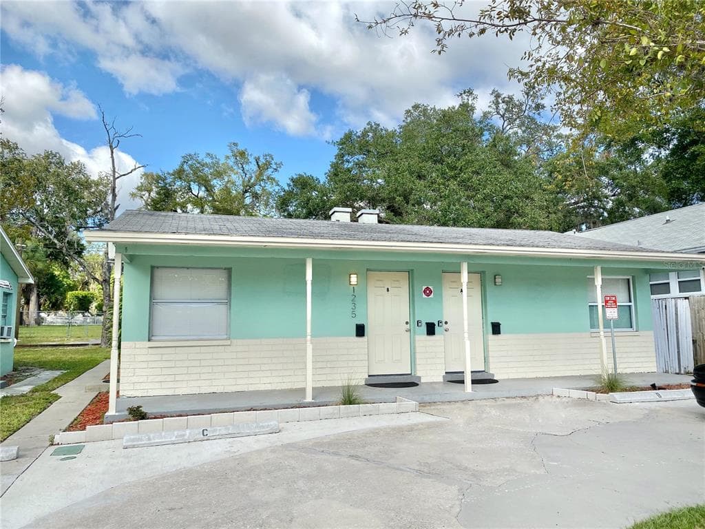 1235 22ND AVENUE S UNIT B ST PETERSBURG, FL 33705