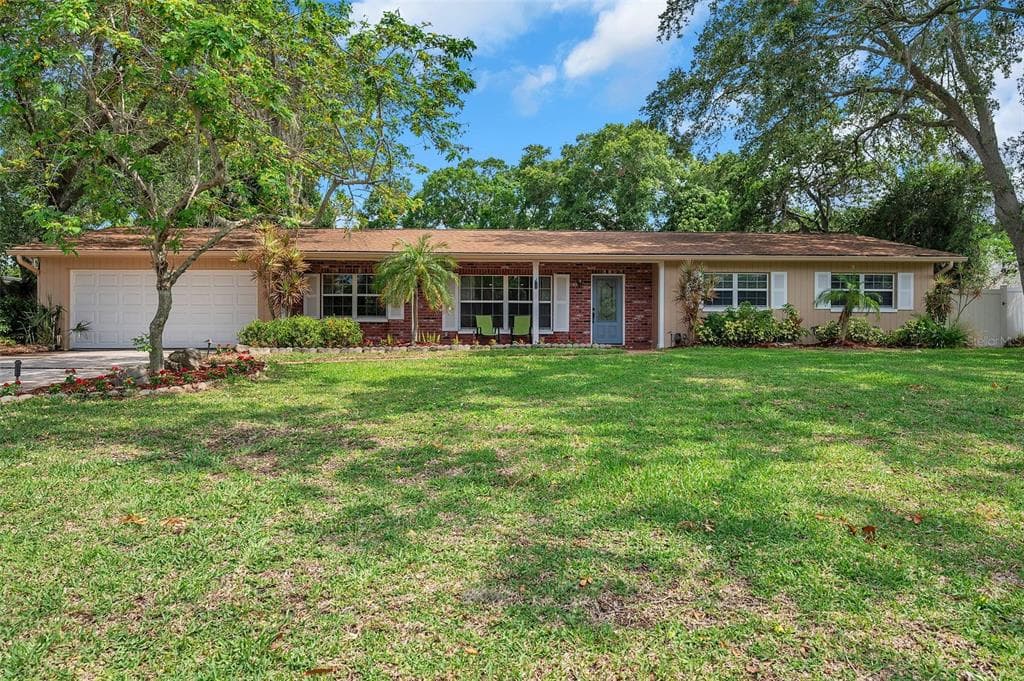 805 SPARROW AVENUE PALM HARBOR, FL 34683