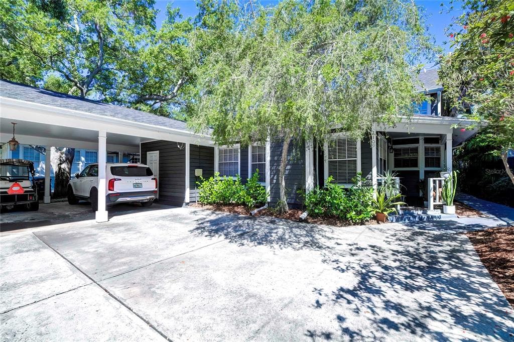2109 W HILLS AVENUE UNIT C TAMPA, FL 33606