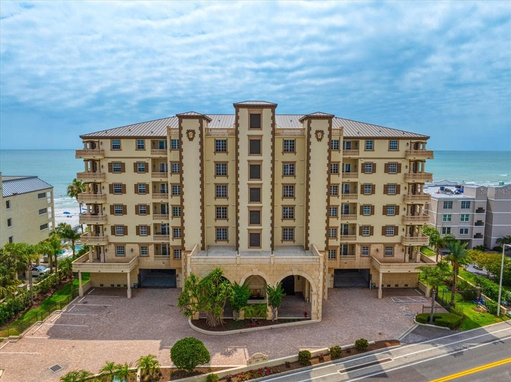 19520 GULF BOULEVARD UNIT 702