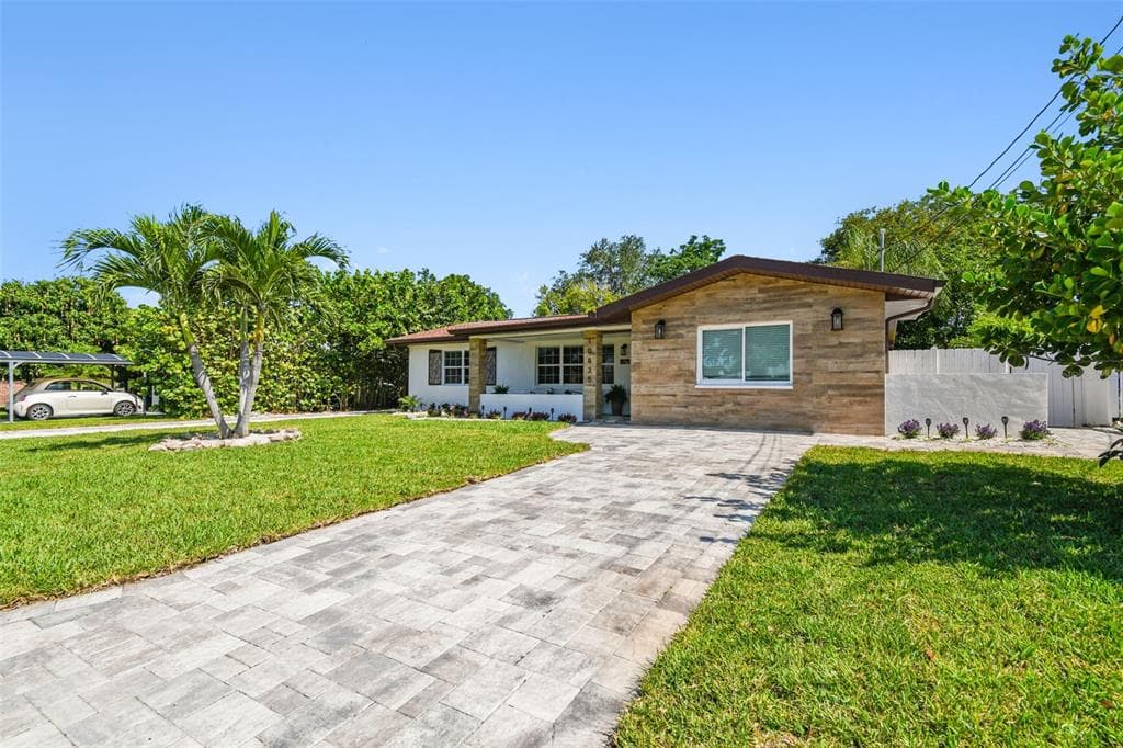 10835 SEMINOLE DRIVE N ST PETERSBURG, FL 33708
