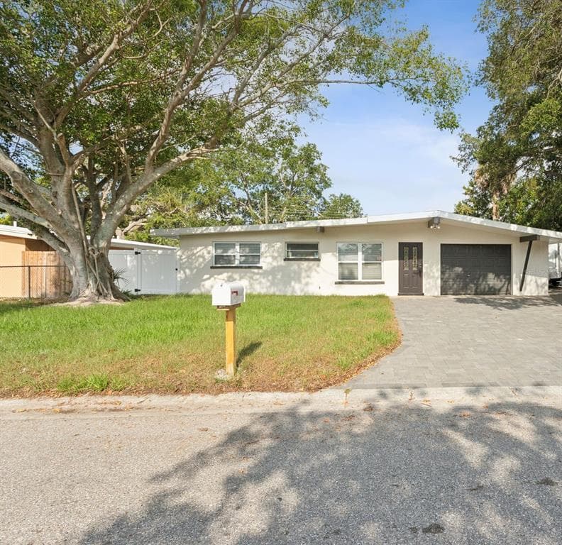 5824 23RD STREET W BRADENTON, FL 34207