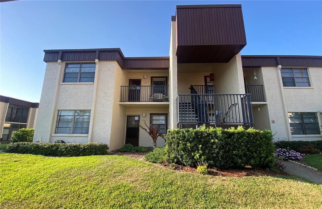 2400 WINDING CREEK BOULEVARD UNIT 14-201 CLEARWATER, FL 33761