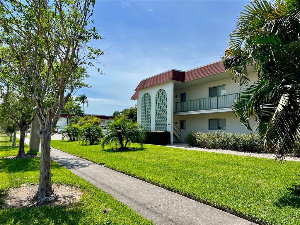 3500 BENEVA ROAD UNIT 310 SARASOTA, FL 34232