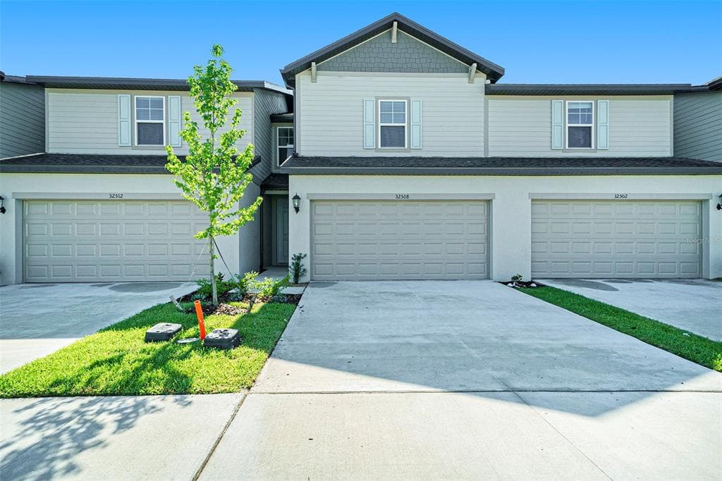 32508 LIMITLESS PLACE WESLEY CHAPEL, FL 33545
