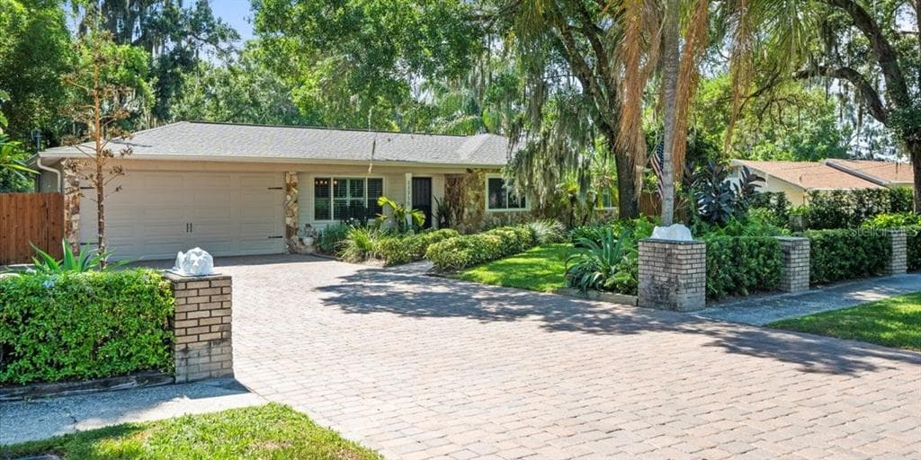 11715 N ROME AVENUE TAMPA, FL 33612