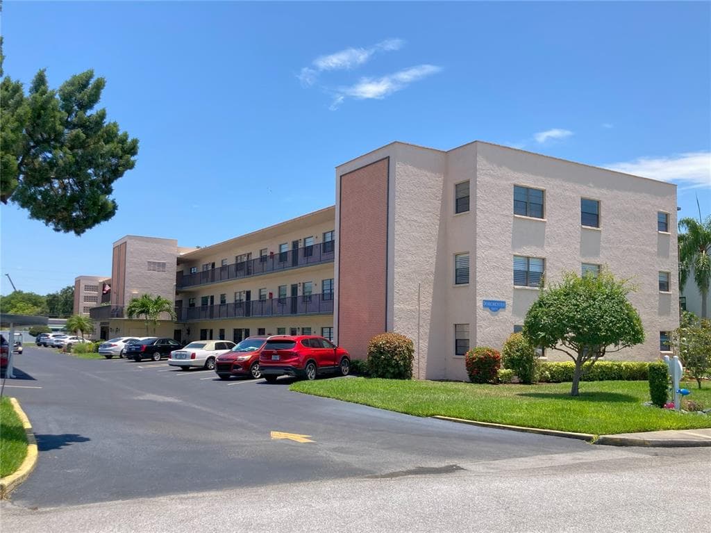 5971 TERRACE PARK DRIVE N UNIT 206 ST PETERSBURG, FL 33709