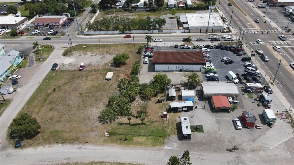 106 N US HIGHWAY 41 RUSKIN, FL 33570