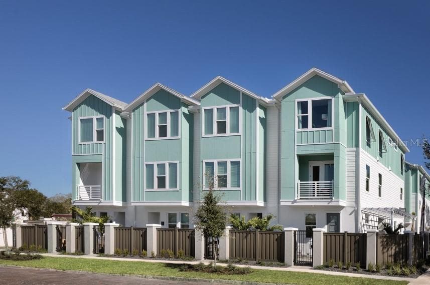 89 28TH STREET S ST PETERSBURG, FL 33712