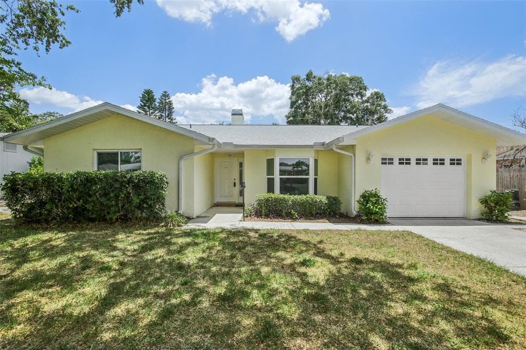 1011 CONNECTICUT ROAD TARPON SPRINGS, FL 34689