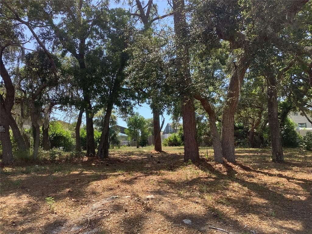 18657 WHITE PINE CIRCLE