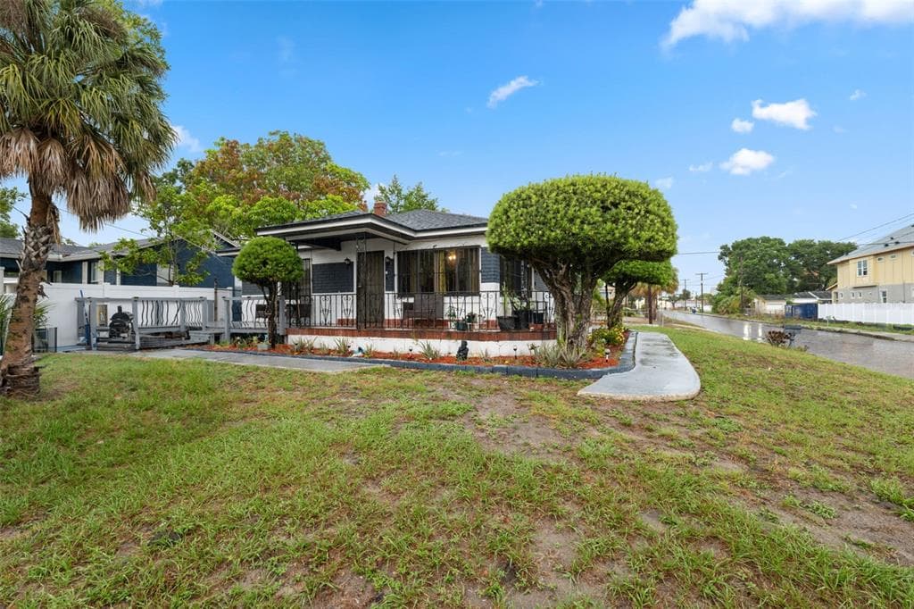 1102 N ALBANY AVENUE TAMPA, FL 33607