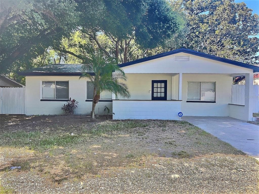 808 S CASTLE COURT TAMPA, FL 33612