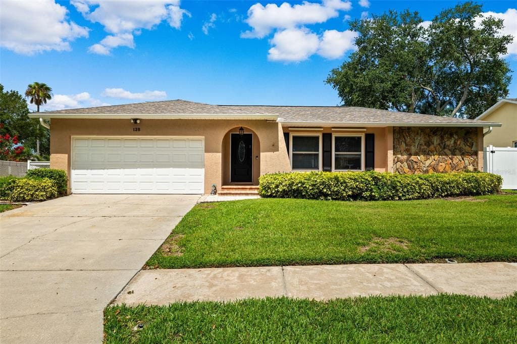 125 CHERRY LAUREL DRIVE PALM HARBOR, FL 34683