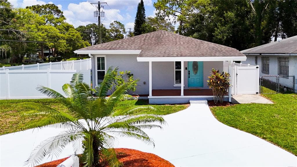 7027 N LOIS AVENUE TAMPA, FL 33614