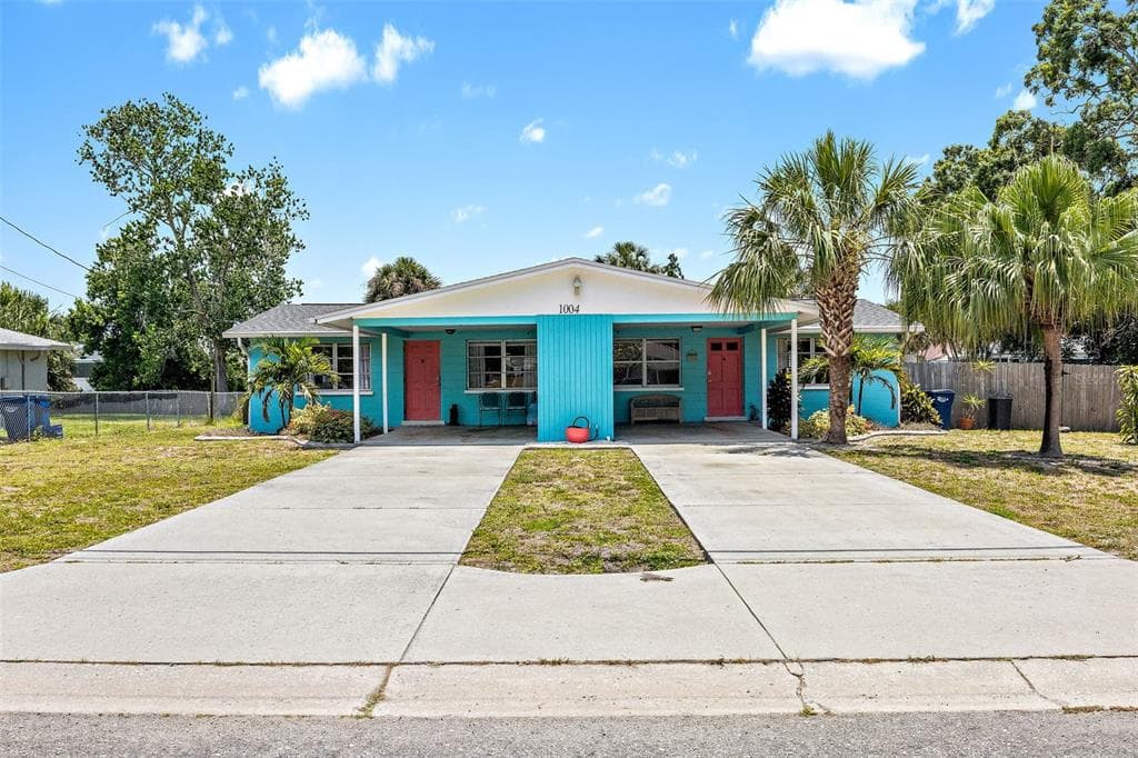 1004 67TH AVENUE W BRADENTON, FL 34207
