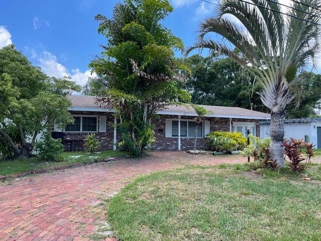 243 45TH AVENUE NE ST PETERSBURG, FL 33703