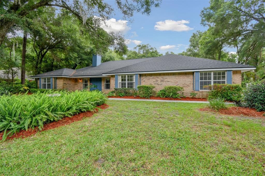 1084 TORCHWOOD DR DELAND, FL 32724