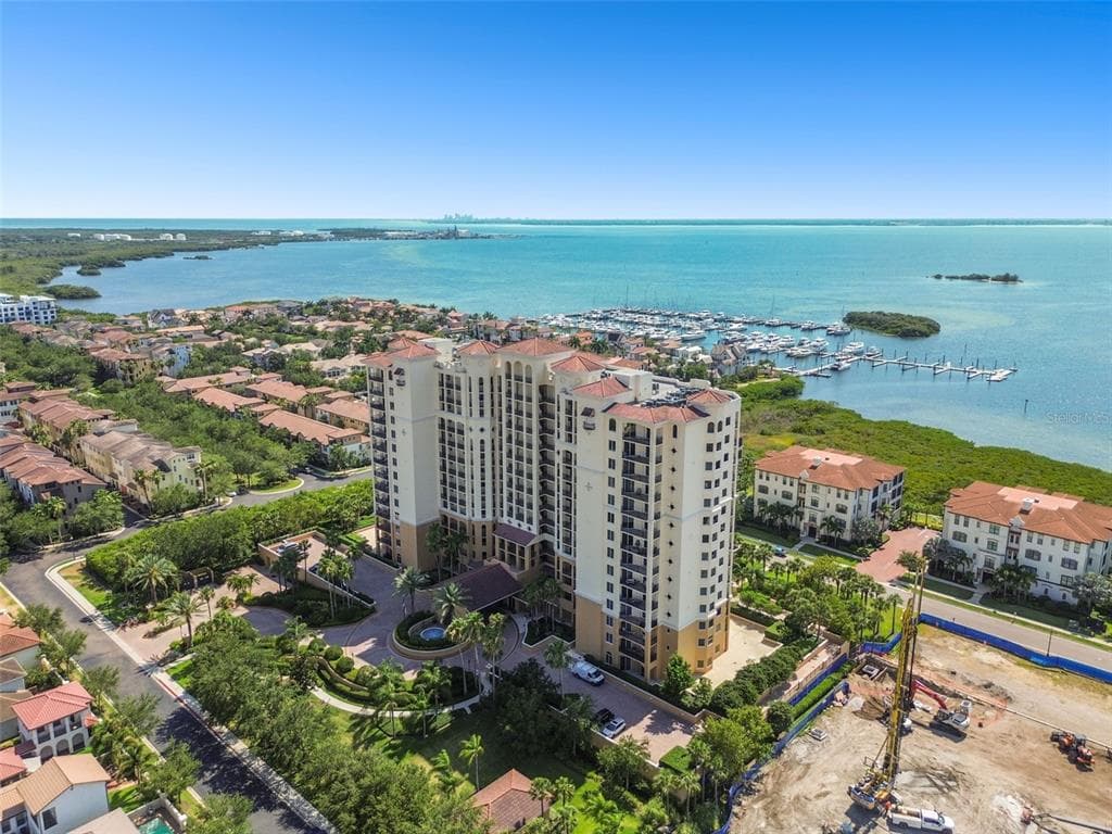 5823 BOWEN DANIEL DRIVE UNIT 905 TAMPA, FL 33616