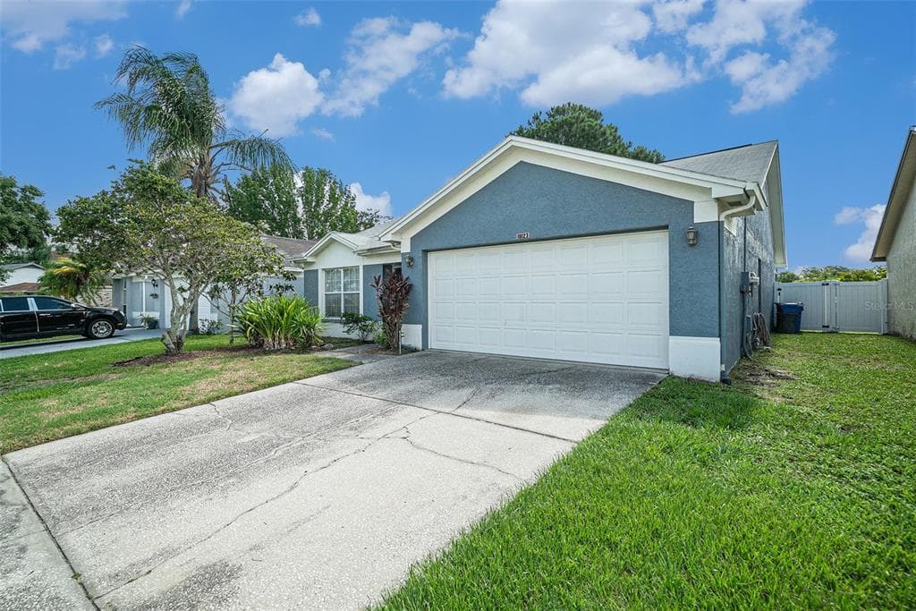 10123 CEDAR DUNE DRIVE