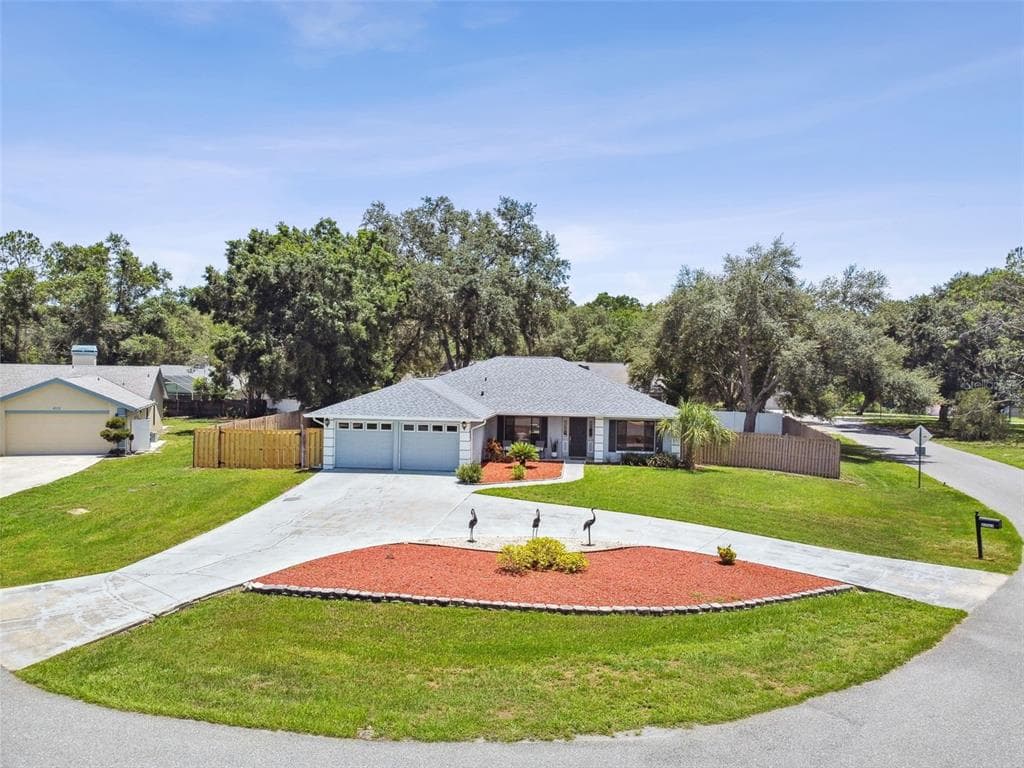 23563 BELLAIRE LOOP LAND O LAKES, FL 34639