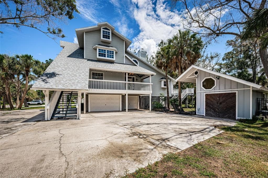 610 EUNICE DRIVE TARPON SPRINGS, FL 34689