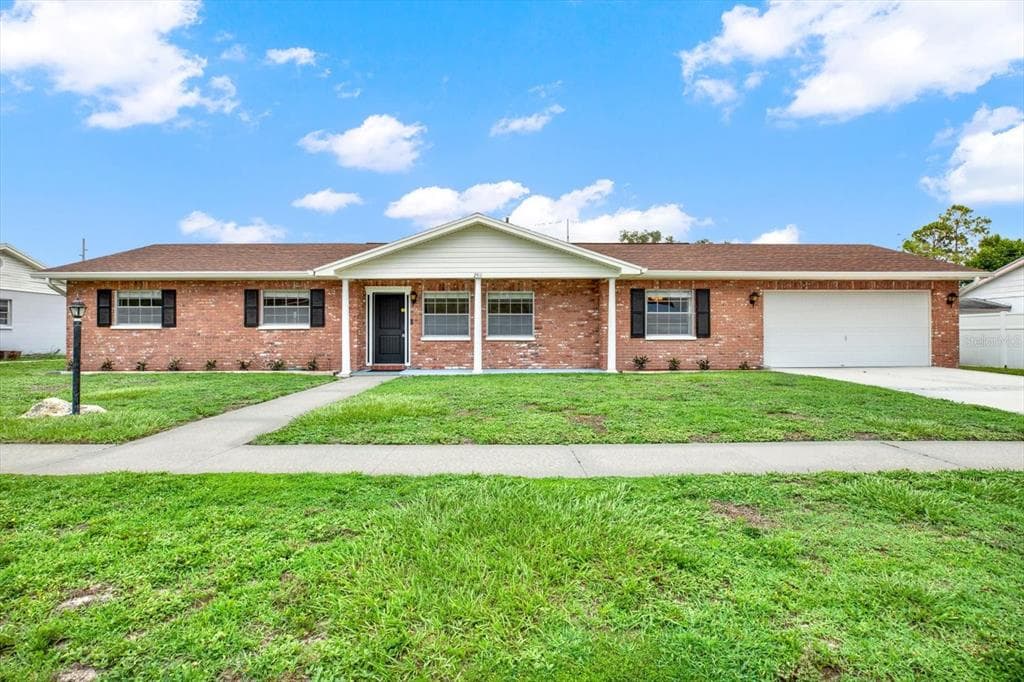 2511 GREENMOOR PLACE TAMPA, FL 33618