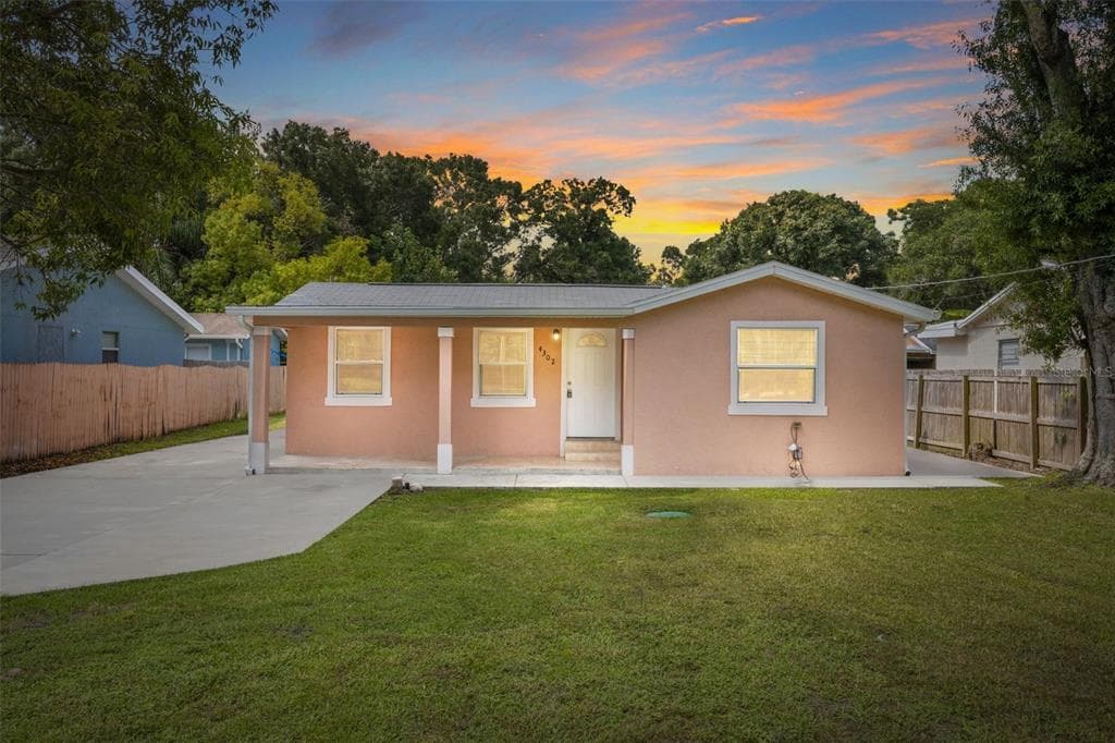 4302 W HUMPHREY STREET TAMPA, FL 33614