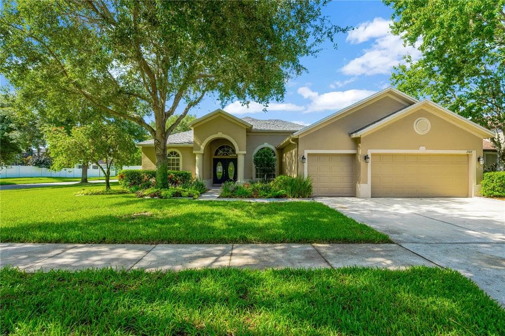 2309 FOUNTAIN GRASS DRIVE VALRICO, FL 33594